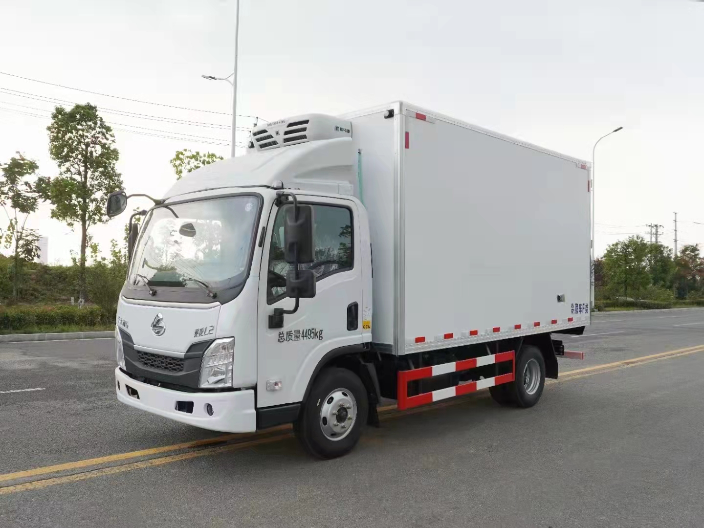 國(guó)六柳汽乘龍4.2米藏車(chē)